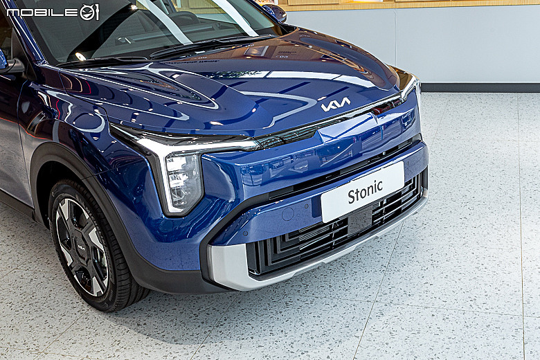 【採訪】Kia Stonic 單一車型 89.9 萬元正式上市，可加價 2 萬選用「莫蘭迪綠套件」！