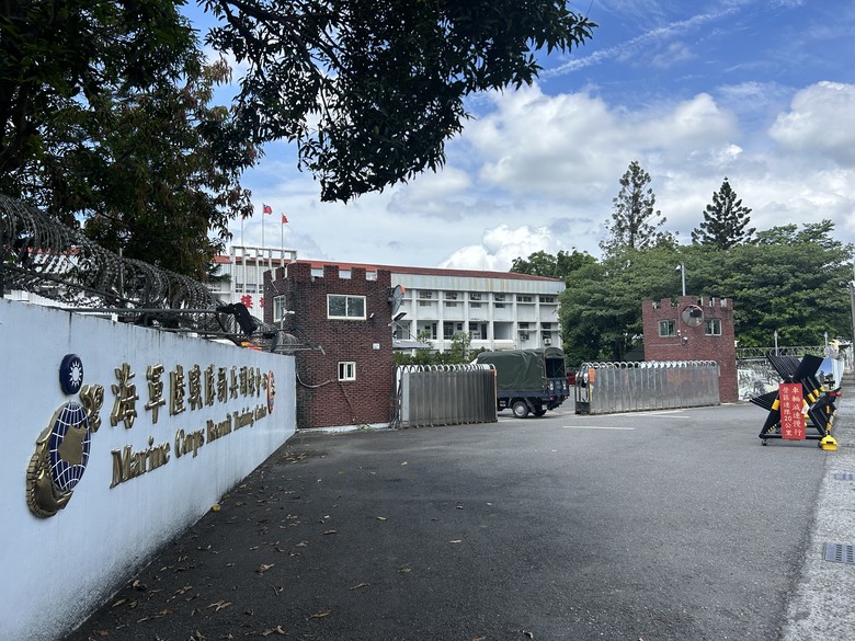 騎 訪 屏 東 龍 泉 ( 陸 戰 隊 新 訓 中 心 )