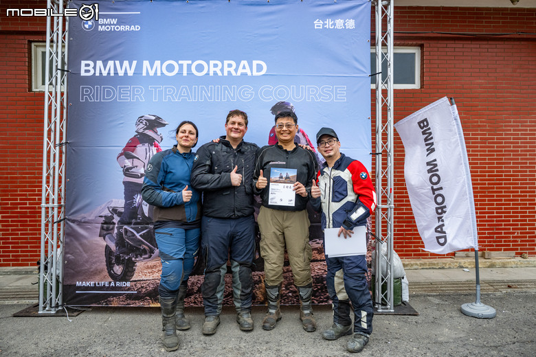 點我看大圖 BMW Motorrad 越野駕駛訓練課程全記錄,國際教官手把手帶你解任務!