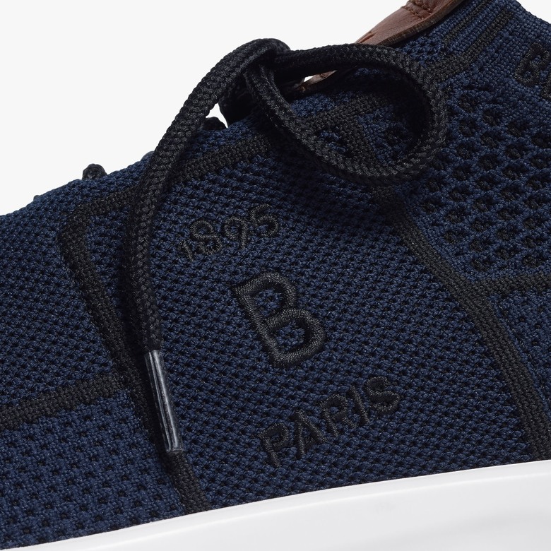 點我看大圖 針織鞋:Berluti Shadow Sneaker vs. Brunello Cucinelli Knit Runner