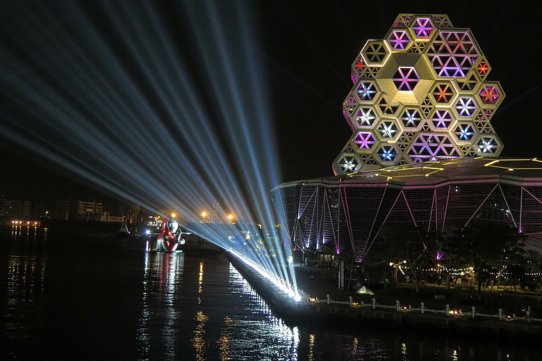 【生活紀錄】農曆年假期間看內埔燈會、與光之國使者見面的紀錄