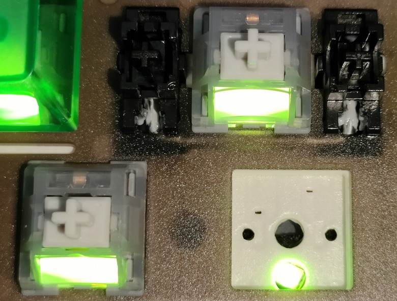 鍵盤開箱：PMO P75 75% 塑料鍵盤-初號機配色
