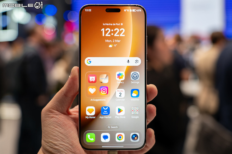 榮耀 Robot Phone 亮相 MWC｜首搭 4DoF 三軸雲台相機、導入自然 AI 互動！