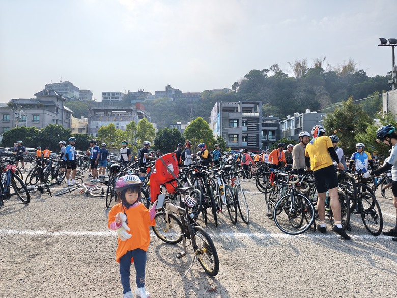 2026台中萬眾騎拜,車友香客享用平安餐