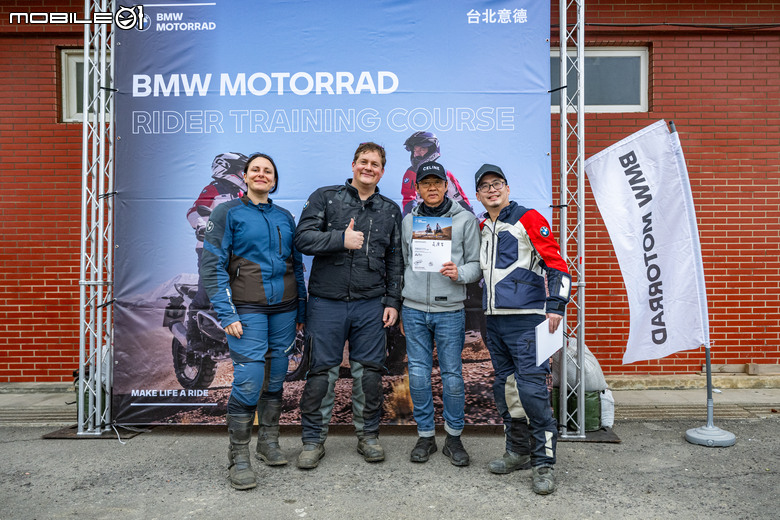 點我看大圖 BMW Motorrad 越野駕駛訓練課程全記錄,國際教官手把手帶你解任務!