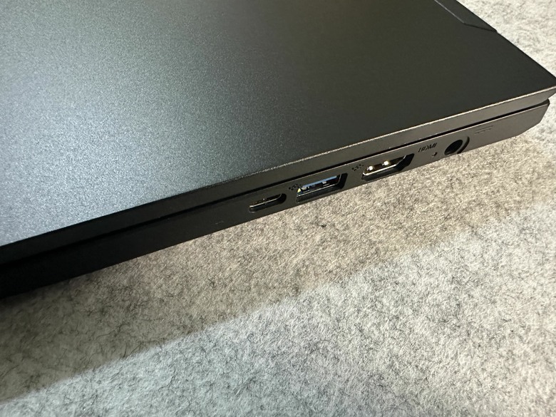 蝦皮撿寶樂 到底要二手?全新?拆封檢查99新捷元15x開箱體驗💻