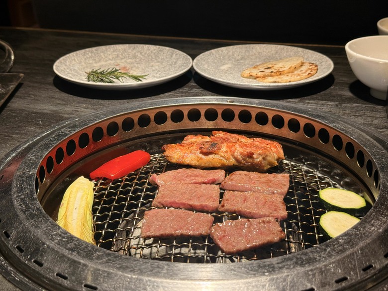 台北慶生餐廳推薦-燒肉中山 菜單價格、代烤服務、美味評價一次看