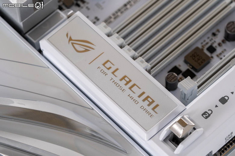 ROG CROSSHAIR X870E GLACIAL 主機板開箱實測 不光配置性能頂尖 更具備雙 10 GbE 海量高速傳輸