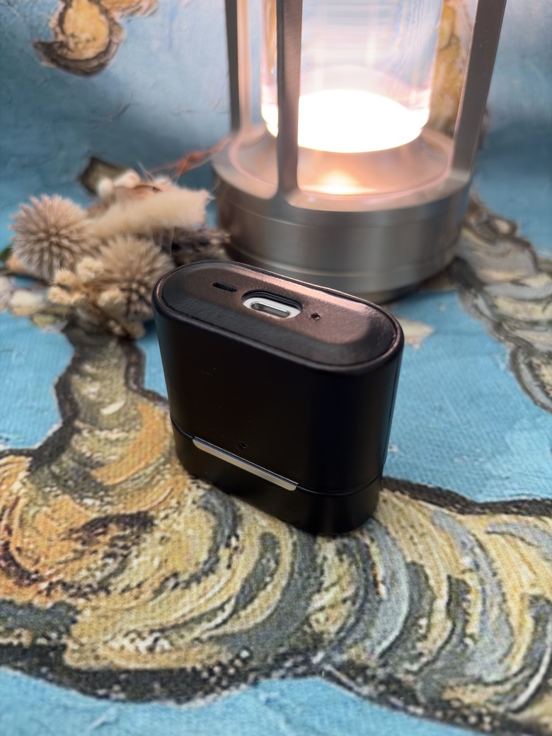 【心得】UNIC AirPods 4皮革保護套 配件 評測