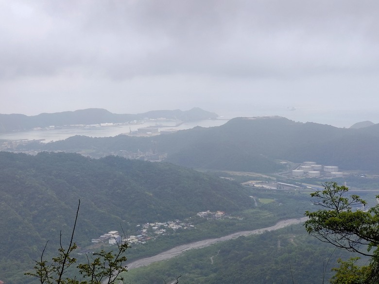 背著書包去越野--白米甕林道台泥大白山礦路