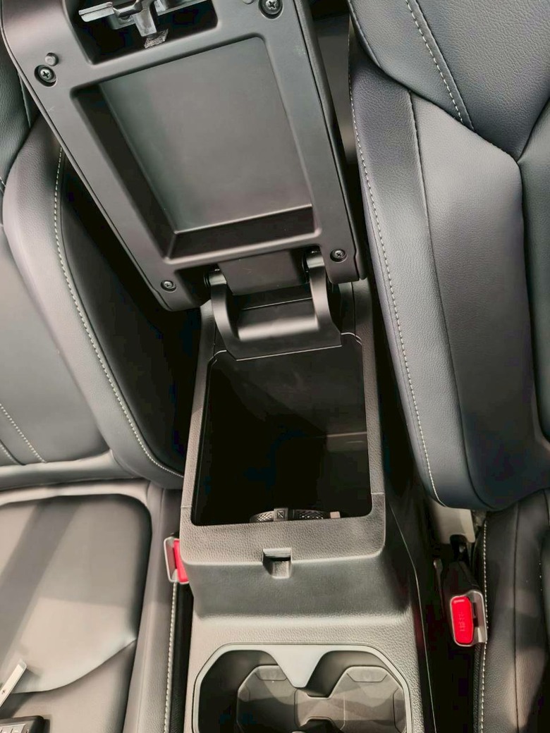 臨時起意看車去，蹦出這篇XForce試駕文