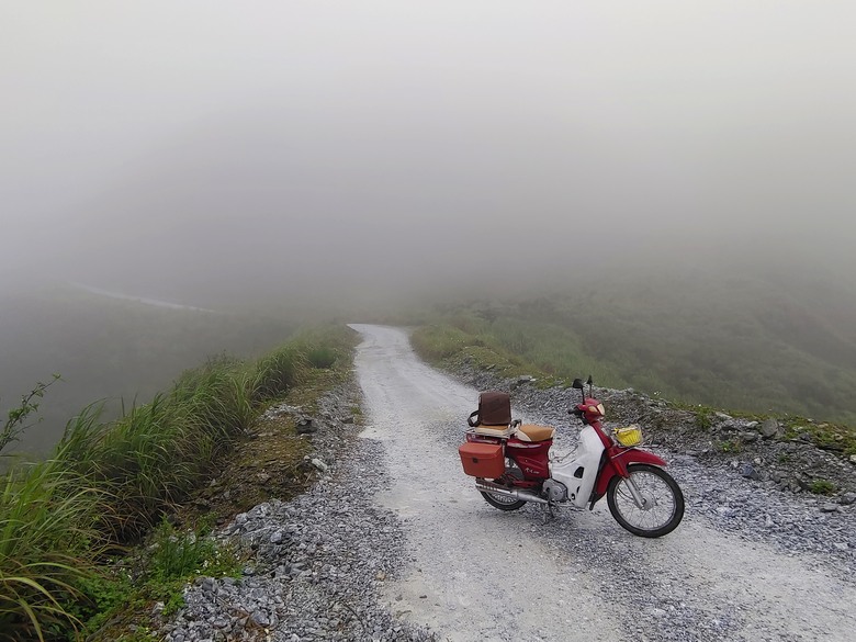 背著書包去越野--白米甕林道台泥大白山礦路