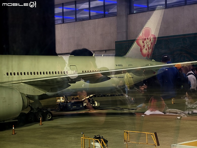 中華航空 CI057 桃園&rArr;墨爾本、CI054 布里斯本&rArr;桃園、澳洲國內線 維珍航空 VA827 墨爾本&rArr;雪梨、VA511 雪梨&rArr;黃金海岸，以及東澳四城之四座機場 — 2026東澳洲四大城巡遊之航空行程段
