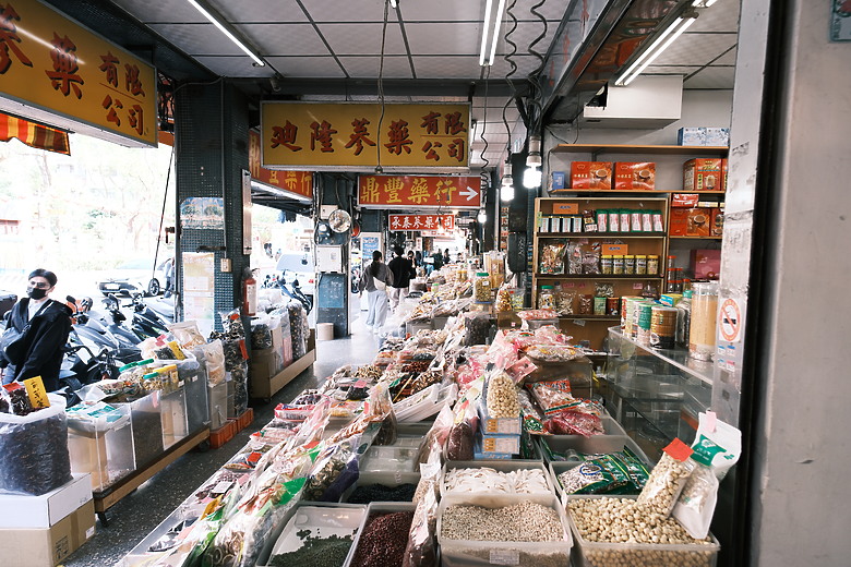 Sigma 15mm F1.4 DC Contemporary 評測報告｜黃金視角與極致輕巧的完美結合 ft. X-E5