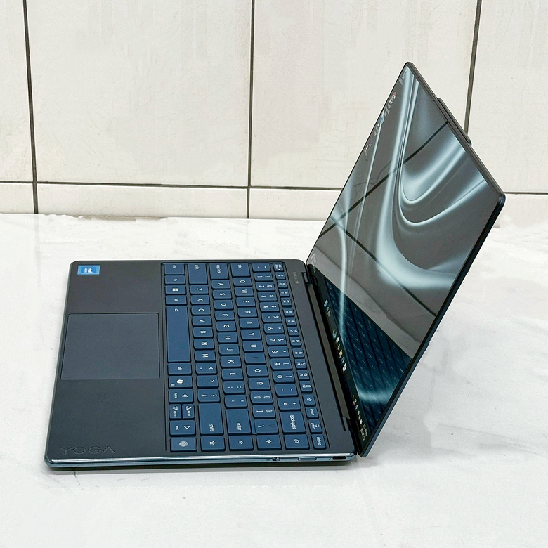 開箱&分享 Lenovo 聯想 2025「Yoga Air X AI元啟版 」輕薄筆電🖥️(全實拍及開箱影片)