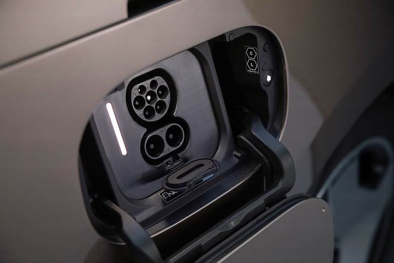 賓士將推出LM殺手,電動豪華高級箱型車2028 VLE