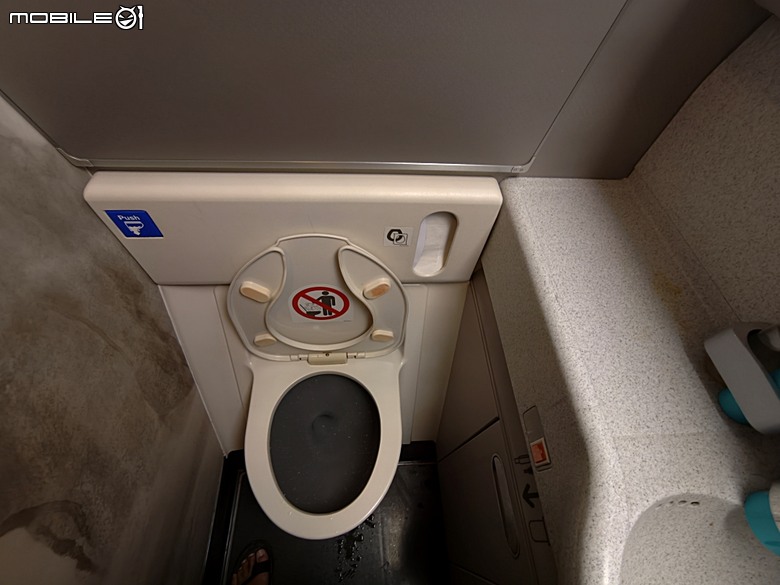 中華航空 CI057 桃園&rArr;墨爾本、CI054 布里斯本&rArr;桃園、澳洲國內線 維珍航空 VA827 墨爾本&rArr;雪梨、VA511 雪梨&rArr;黃金海岸，以及東澳四城之四座機場 — 2026東澳洲四大城巡遊之航空行程段
