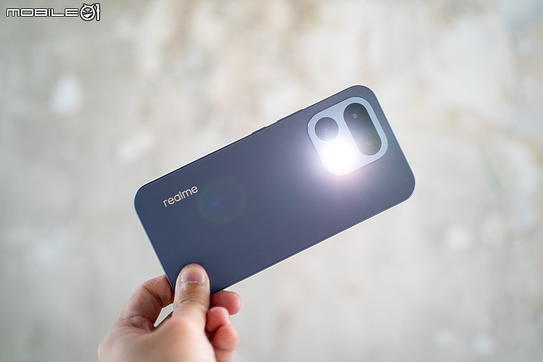 realme 16 Pro 5G 體驗|坐擁大電量與 AI 創作優勢的中階人像機!