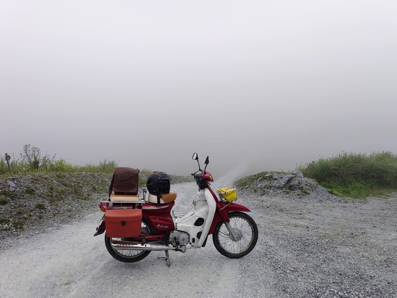 背著書包去越野--白米甕林道台泥大白山礦路