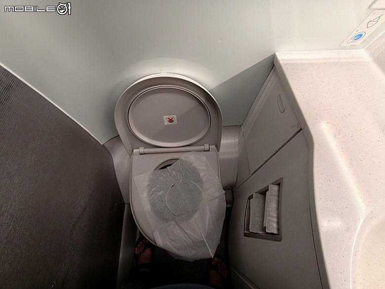 中華航空 CI057 桃園&rArr;墨爾本、CI054 布里斯本&rArr;桃園、澳洲國內線 維珍航空 VA827 墨爾本&rArr;雪梨、VA511 雪梨&rArr;黃金海岸，以及東澳四城之四座機場 — 2026東澳洲四大城巡遊之航空行程段