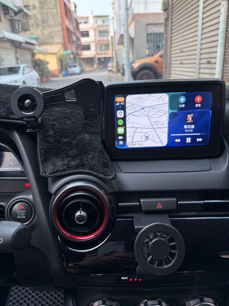晶豔魂動紅Mazda2使用心得與導航改裝經驗分享