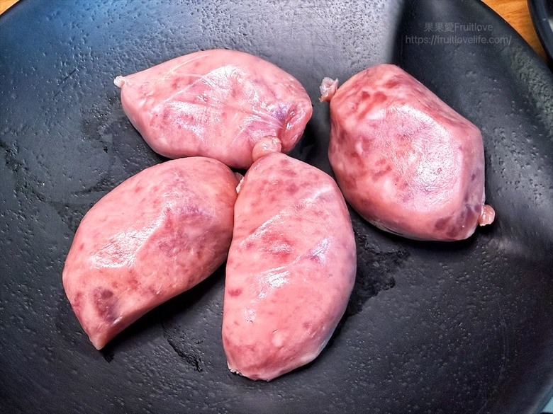 火烤兩吃吃到飽免服務費,泰式醃肉清爽嫩口,聚餐推薦