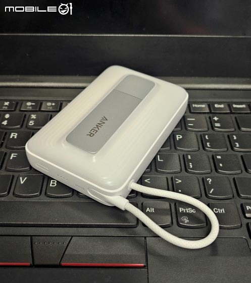 開箱 | Anker Zolo 自帶線行動電源 A1116