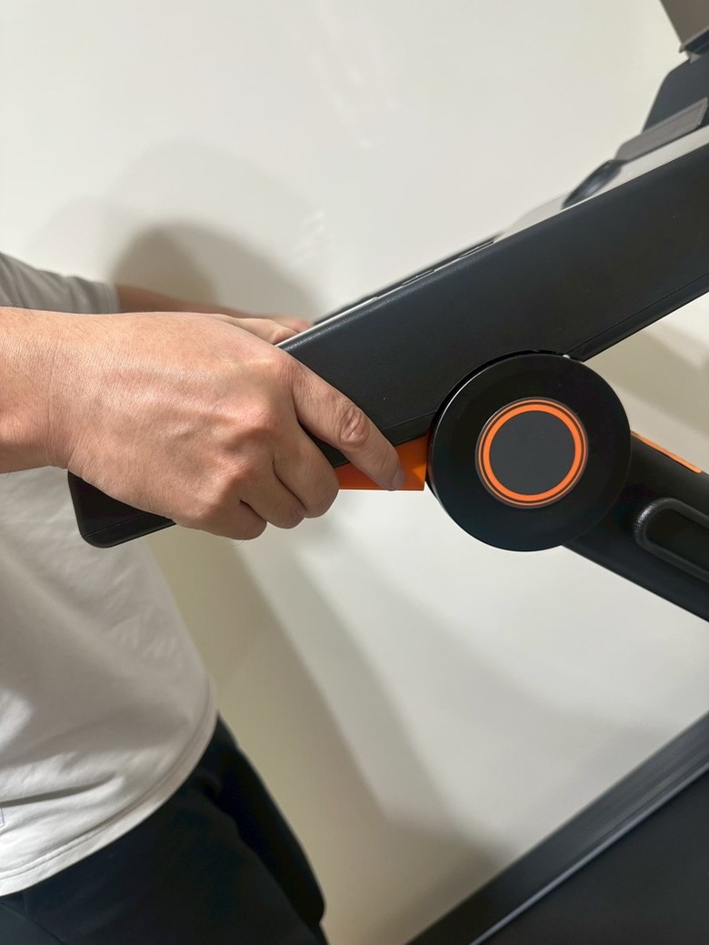 我終於升級到跑步機，BGYM T306開箱