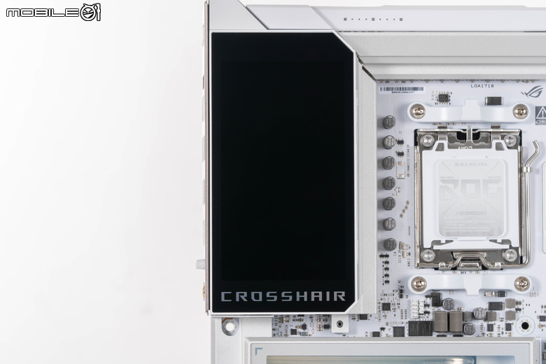 ROG CROSSHAIR X870E GLACIAL 主機板開箱實測 不光配置性能頂尖 更具備雙 10 GbE 海量高速傳輸