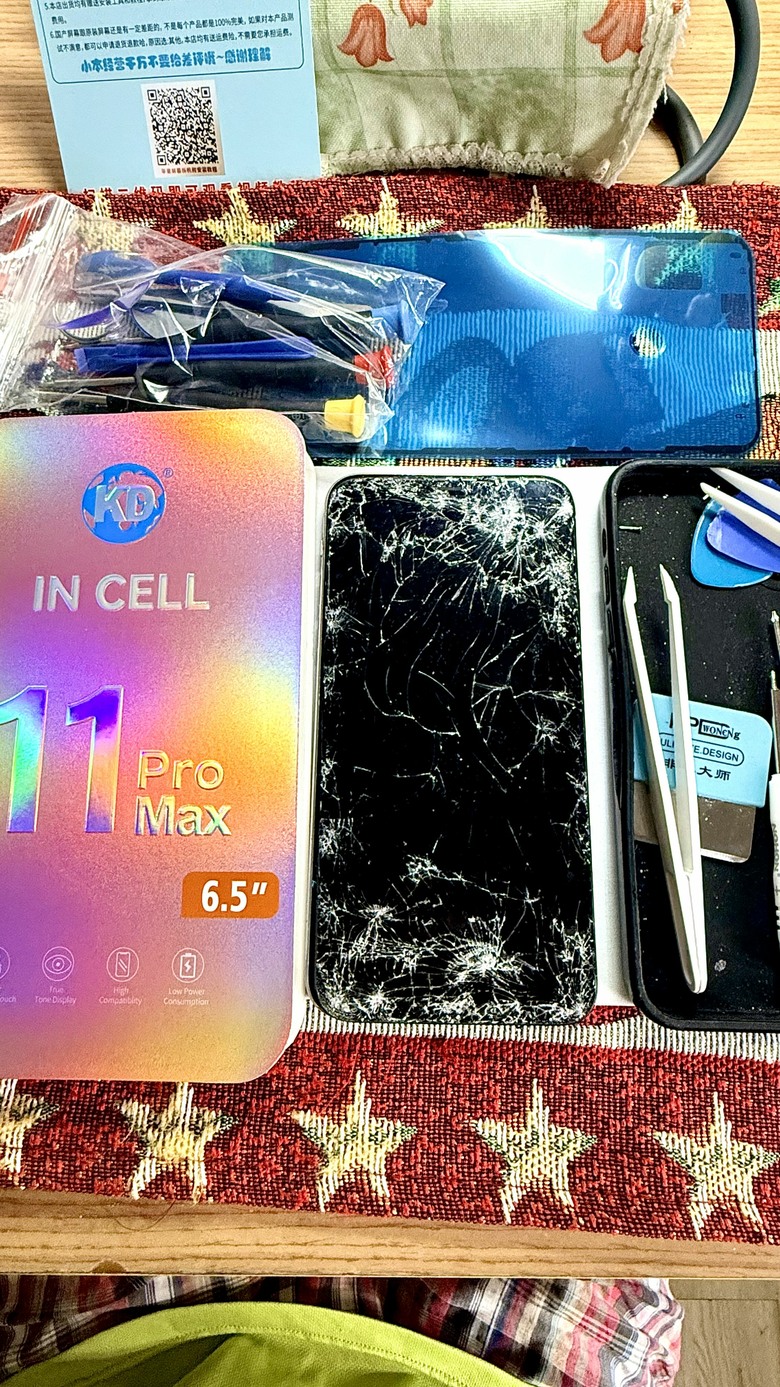 所有維修工具與零件大合照