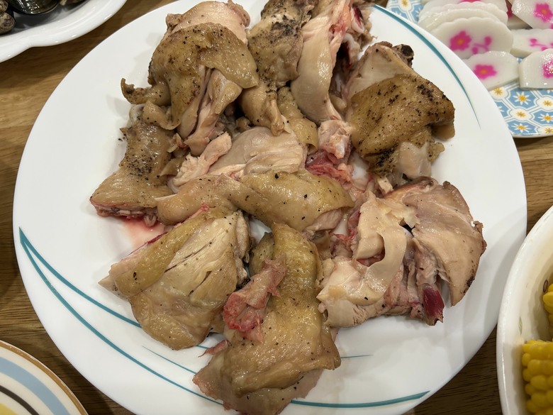 週末才有的餐桌:乾煎雞腿+蛤蠣火鍋,雙薪家庭的假日料理