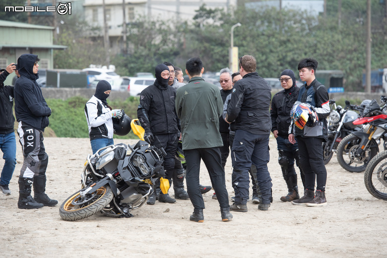 點我看大圖 BMW Motorrad 越野駕駛訓練課程全記錄,國際教官手把手帶你解任務!