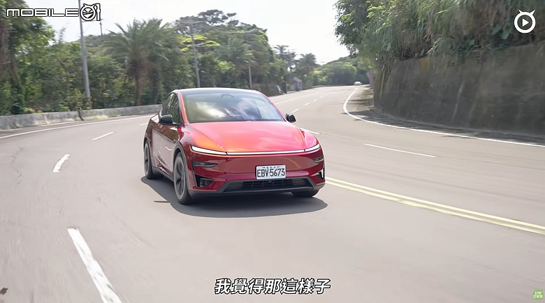 【影音試駕】Tesla Model Y Performance小改款，電動休旅的霸主！