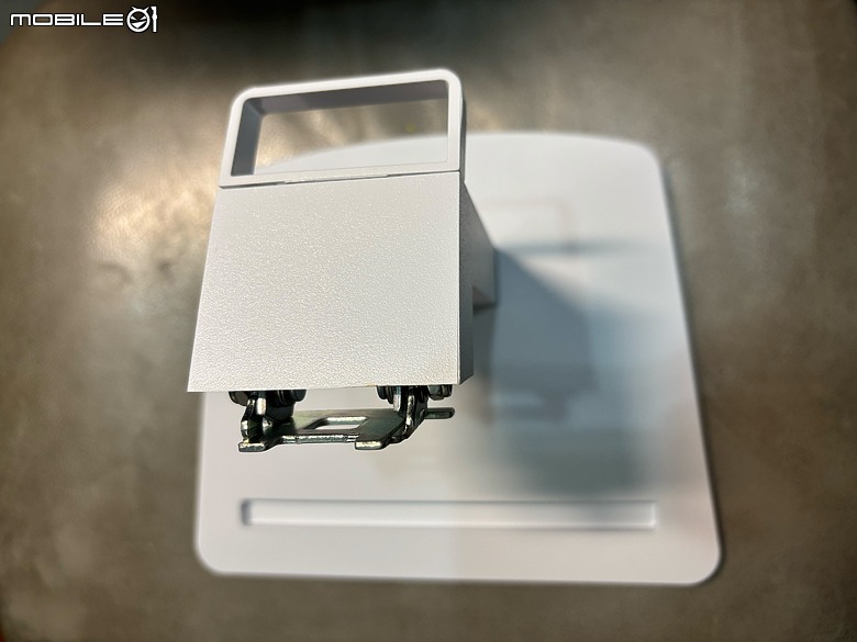 點我看大圖 MSI PRO MP273W E14A 開箱|幫女兒升級第一個學習桌面,順便讓 Hello Kitty 50週年鍵鼠正式出山