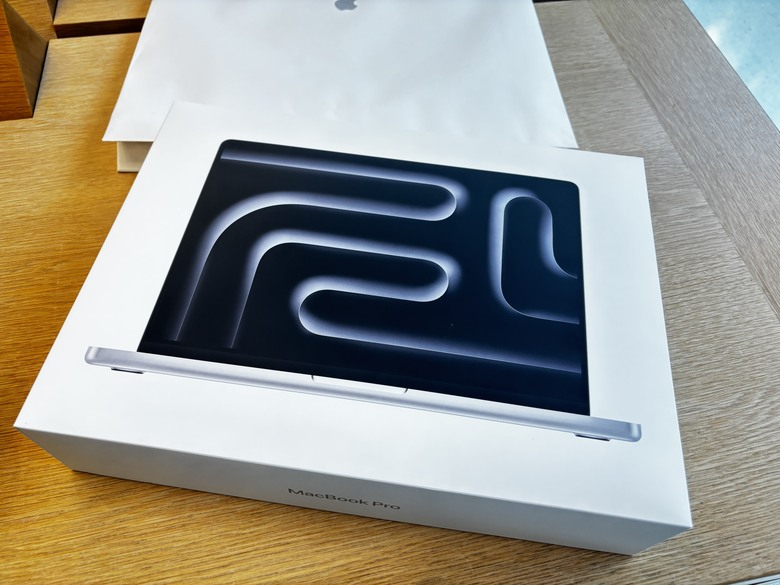 點我看大圖 2026 港版 14" MacBook Pro M5 微開箱
