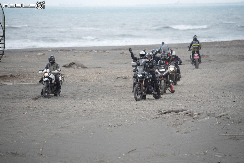 點我看大圖 BMW Motorrad 越野駕駛訓練課程全記錄,國際教官手把手帶你解任務!