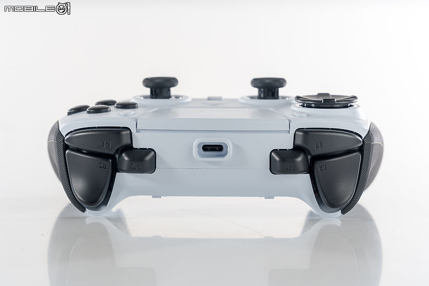 Razer Raiju V3 Pro for PS5 體驗報告｜原廠控制器的最佳升級方案？！