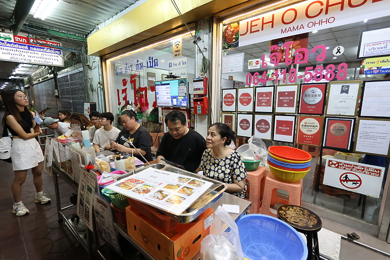 點我看大圖 泰國曼谷--Dusit Central Park百貨/唐人街夜市/ICONSIAM購物中心/美食觀光巴士/BIG C伴手禮天堂/朱拉隆功夜市