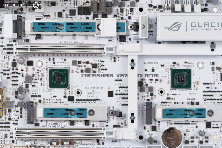 ROG CROSSHAIR X870E GLACIAL 主機板開箱實測 不光配置性能頂尖 更具備雙 10 GbE 海量高速傳輸