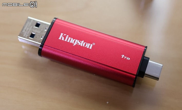 隨插即用簡易好攜帶 Kingston Dual Portable SSD