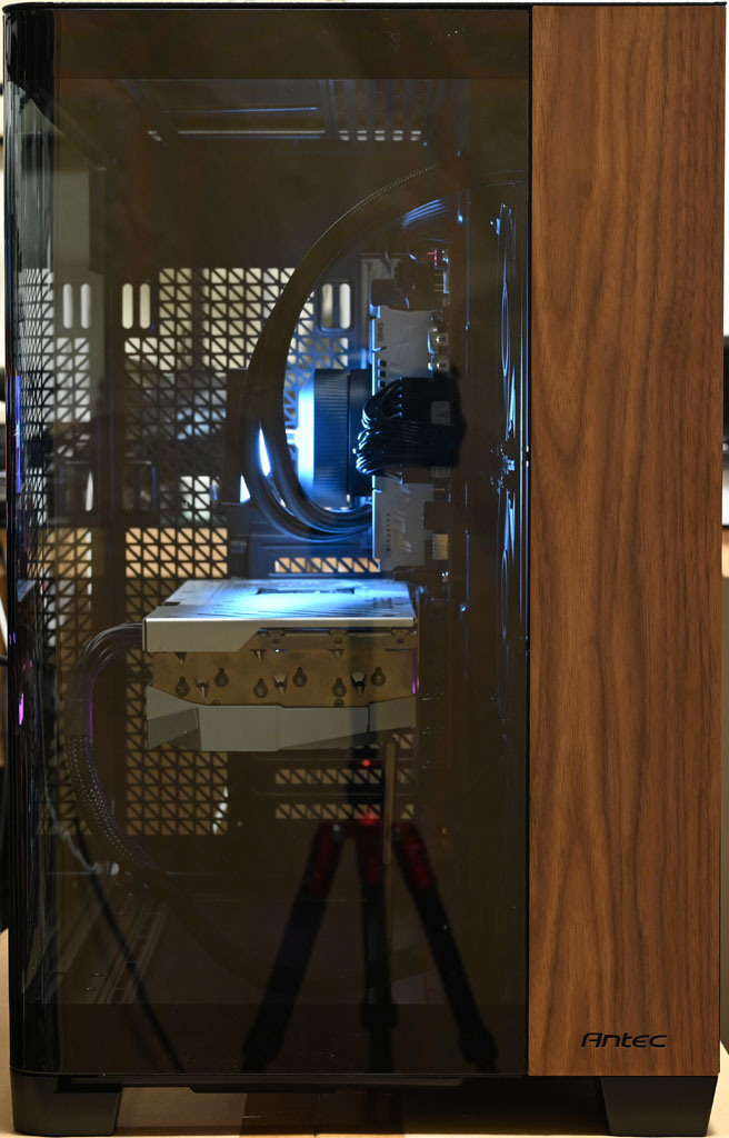 點我看大圖 Antec CONSTELLATION C8 CURVE WOOD機殼開箱