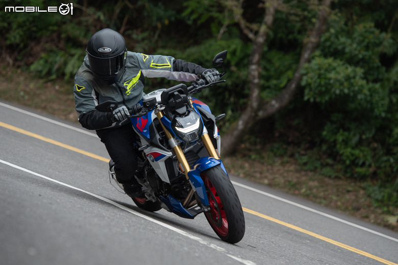 點我看大圖 BMW F 900 R試駕報告|巨劍無鋒、大巧不工!