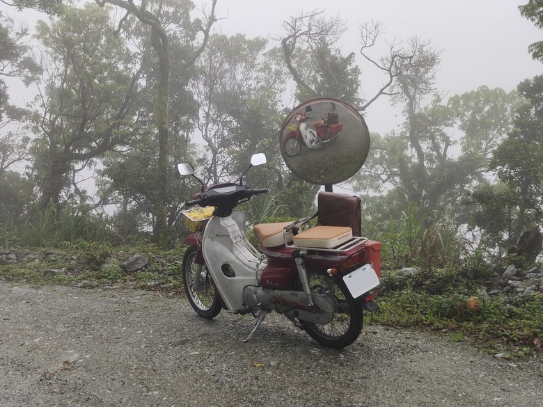 背著書包去越野--白米甕林道台泥大白山礦路