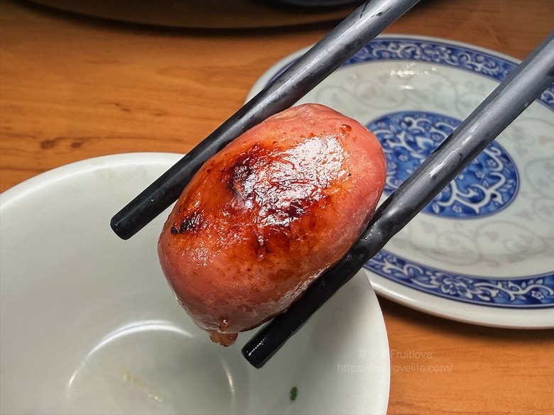 火烤兩吃吃到飽免服務費,泰式醃肉清爽嫩口,聚餐推薦