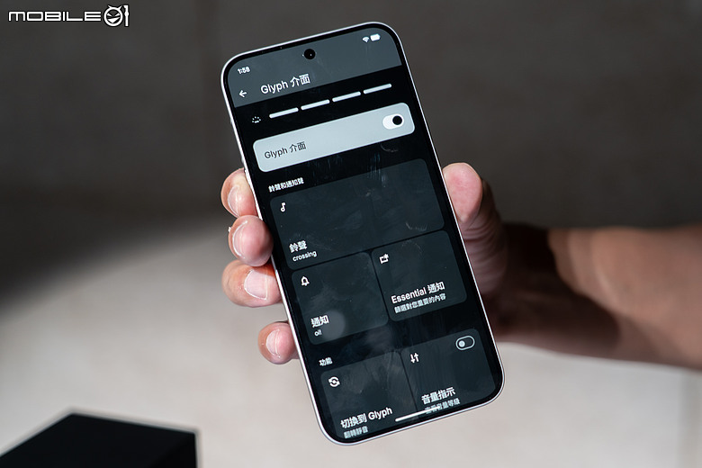 Nothing Phone (4a)、(4a) Pro 潮流手機登台，Glyph 燈效玩法再升級！