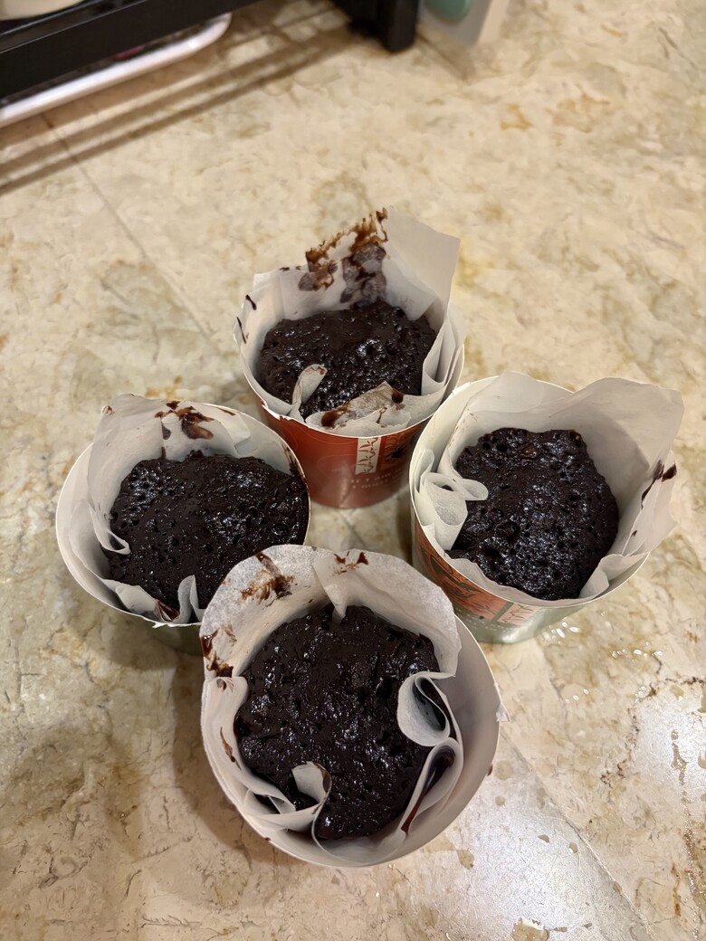 免烤箱！情人節巧克力小蛋糕♡