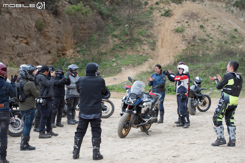 點我看大圖 BMW Motorrad 越野駕駛訓練課程全記錄,國際教官手把手帶你解任務!