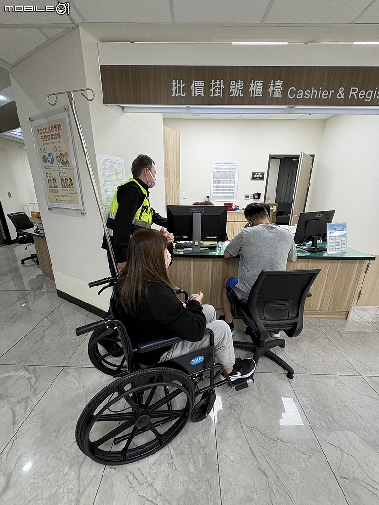 一場躲避球後的代價 I 人生中第一次意外的開箱拐杖
