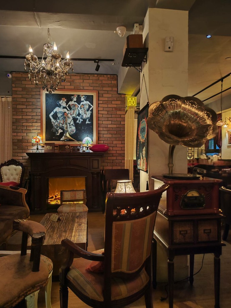 【台北東區高CP值酒吧】可以參拜媽祖的離騷酒館