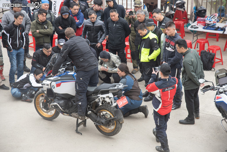 點我看大圖 BMW Motorrad 越野駕駛訓練課程全記錄,國際教官手把手帶你解任務!